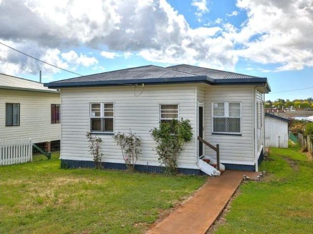 'Mort Estate' Gem Walk to CBD