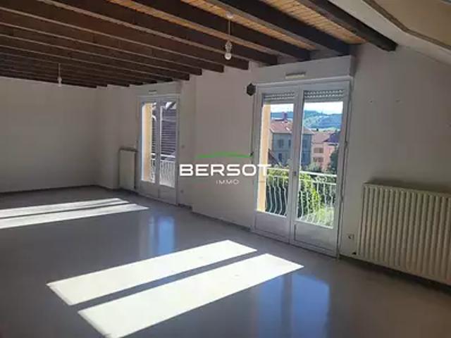 Morteau 25500 Location appartement 5 pièces t5 au dernier étage