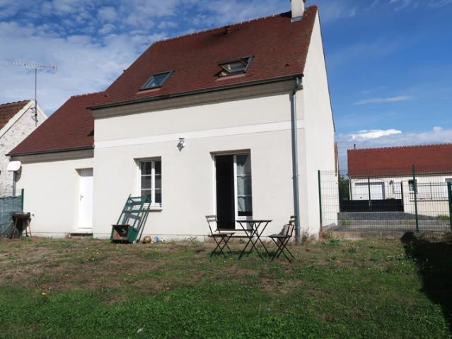 Mortefontaine Maison à louer de 3 pièces avec jardin
