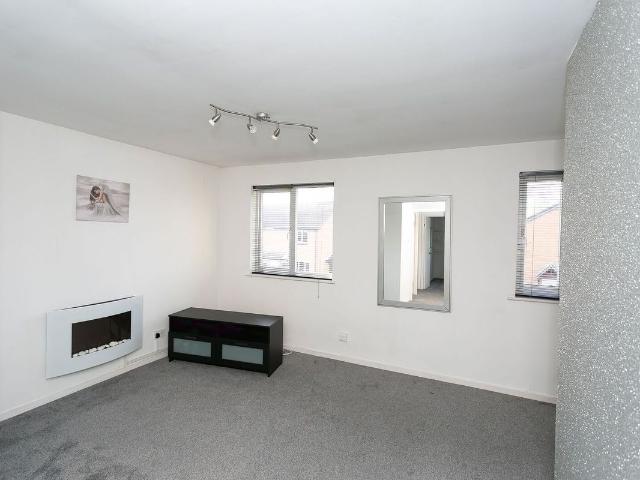 Mortimer Close WD23, Bushey, 1 bed maisonette to rent, £1,300 pcm | PrimeLocation