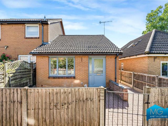 Mortimer Close, Bushey, Hertfordshire WD23, 2 bed bungalow to rent, £1,850 pcm | PrimeLocation