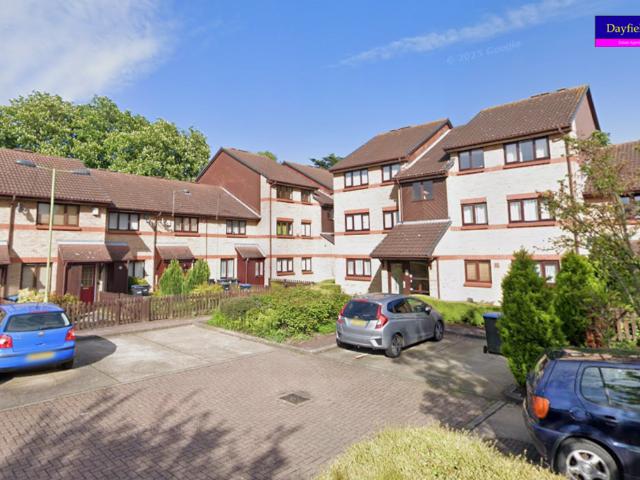 Mortimer Drive, Enfield EN1 2 bed flat to rent £1,600 pcm £369 pw