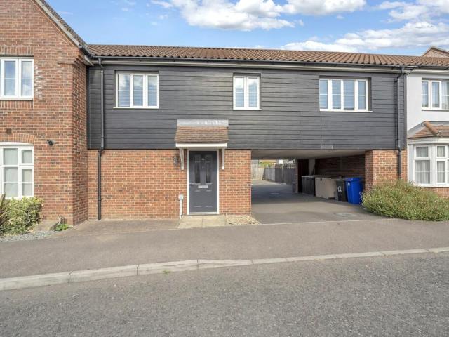 Mortimer Road, Bury St. Edmunds 2 bed maisonette to rent £1,500 pcm £346 pw
