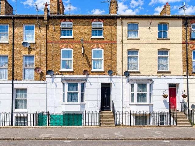 Mortimer Street, Herne Bay, CT6 5PR 1 bed flat to rent £795 pcm £183 pw