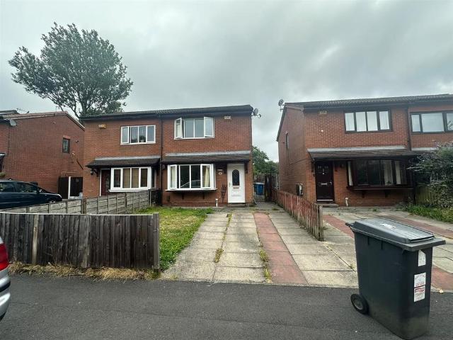 Mortimer Street, Oldham, OL1 3HD 2 bed semi detached house to rent £1,050 pcm £242 pw