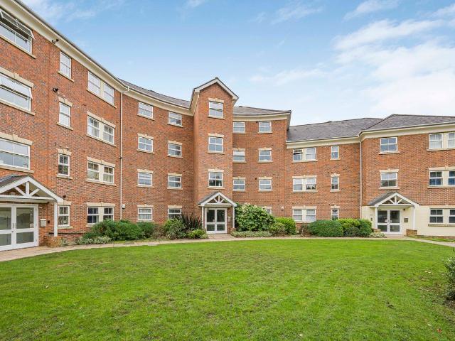 Morton Close, Uxbridge UB8, 2 bed flat to rent, £1,900 pcm | PrimeLocation