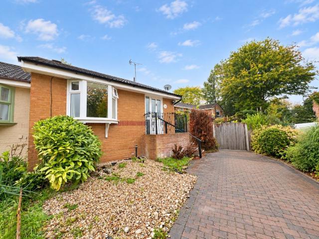 Morton Road, Windmill Hill WA7, 2 bed semi detached bungalow to rent, £850 pcm | PrimeLocation