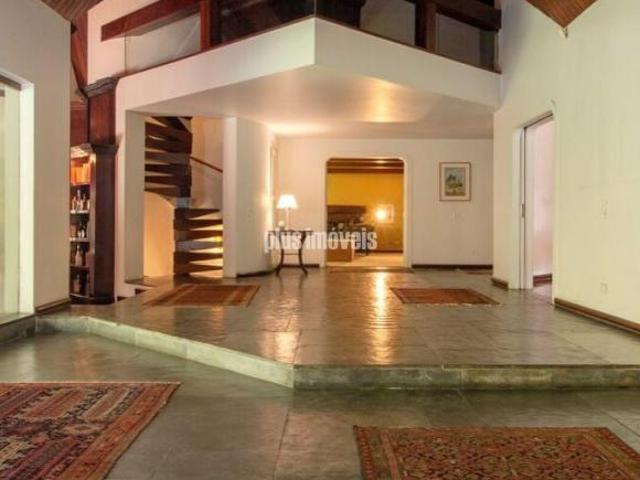 Morumbi Nobre 820,0m²AC 1.700,0M² Área de Terreno, 4 Suítes, 5 Gar Piscina e Churrasqueira