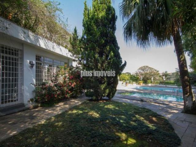 Morumbi 1.231,0m² Área de Terreno, 678,0m² AC 4 Suítes 4 Gar, Piscina e Quadra de Squash