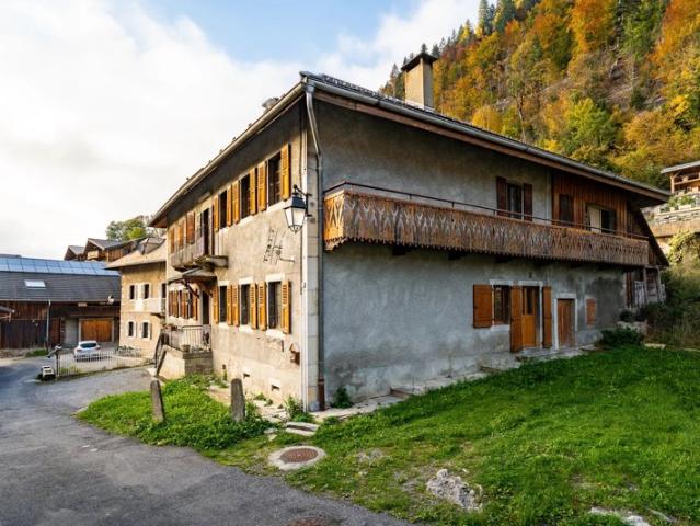 MORZINE Ferme mitoyenne
