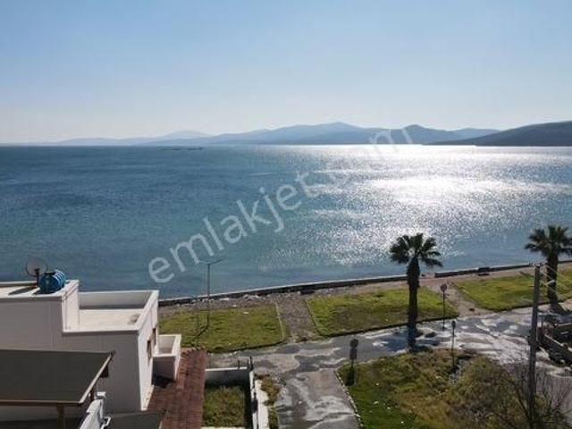 Morçiçek'ten Manal Koyunda Denize 50 Metre Lüks 4+1 Villa.