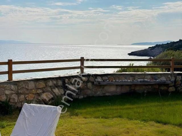 Morçiçek'ten Mordoğan Azmak'ta Denize Sıfır Müstakil Villa