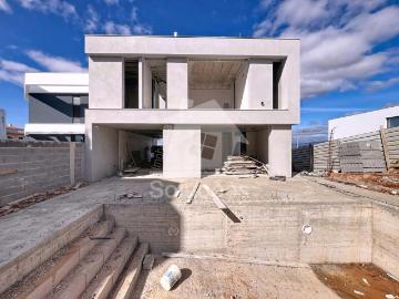Moradia M4 Moderna com garagem e piscina 220m² Estômbar e Parchal