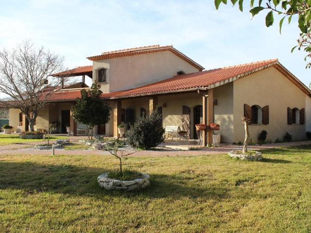 Moradia M4 com piscina e quintal, Fiais da Telha, Carregal. 310m² Oliveira Do Conde