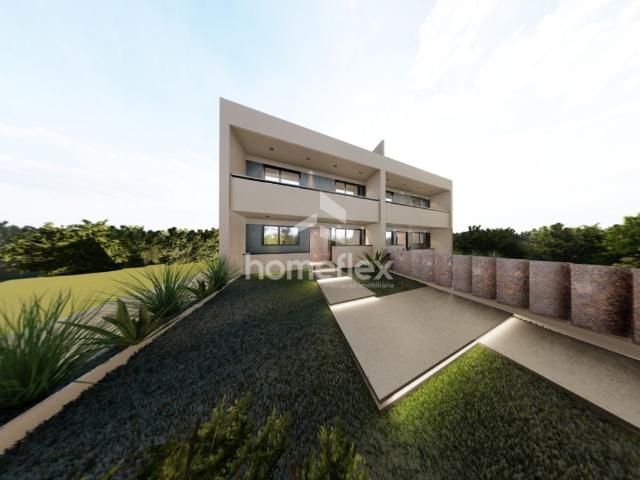 Moradia M5 NOVA, com ampla garagem e vistas mar!