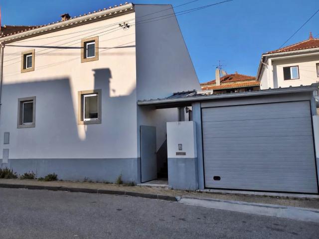 Moradia M2 c/ garagem e espaço exterior Sargento Mor