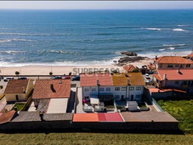 Moradia M3 +1 Frente Mar Praia de Vila Chã