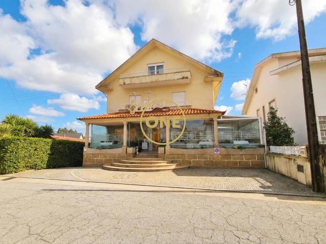 Moradia Multifuncional com Elevado Potencial – Famalicão / Guimarães