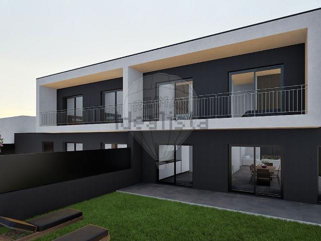 Moradia, Macieira da Lixa e Caramos
