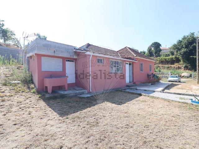 Moradia, Macieira da Lixa e Caramos