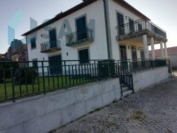 Moradia, Macieira da Lixa e Caramos