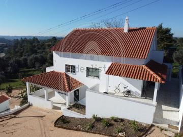Moradia, Madalena e Beselga