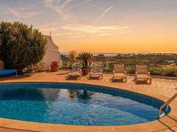 Moradia, Páteo, Albufeira e Olhos de Água