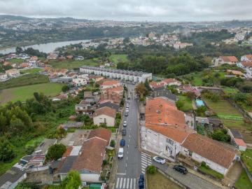 Moradia, Melres e Medas