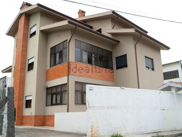 Moradia, Melres e Medas