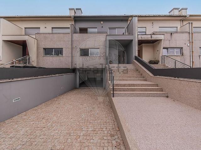 Moradia, Merelim São Pedro e Frossos
