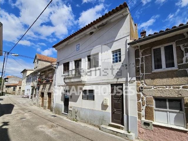 Moradia, Midões