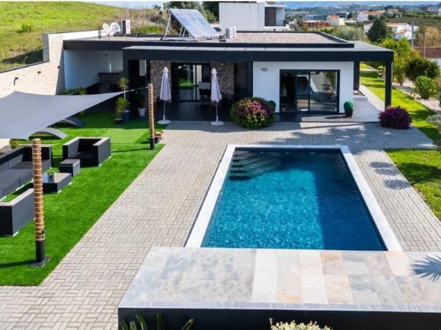 Moradia Moderna com Piscina nas Fragosas, Évora de Alcobaça 146m² Évora De Alcobaça