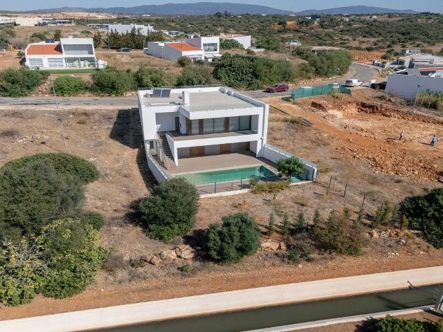Moradia moderna com 4 quartos em Portimão, Algarve Gatehou. 195m² Portimão
