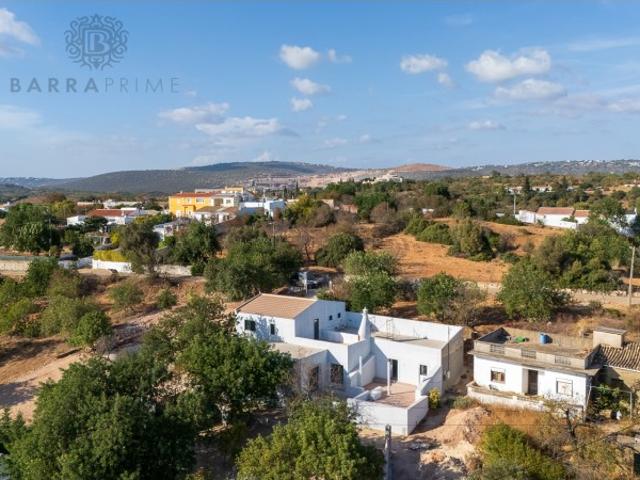 Moradia ROMÃ Totalmente Reconstruída em Boliqueime