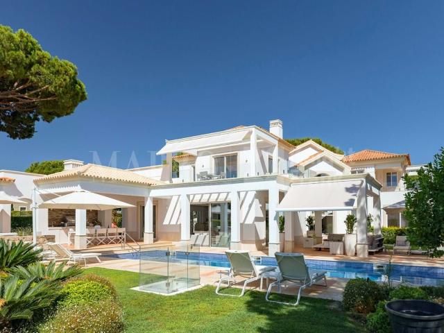 Moradia Moderna Renovada 426m² Almancil