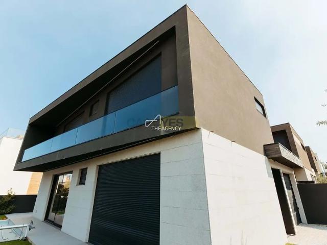 Moradia Moderna T4 com piscina – Perto do mar no Canidelo, Vila Nova de Gaia