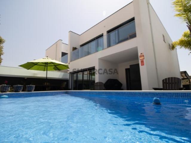 Moradia Moderna T4 Geminada perto de Guia e Algoz Algarve Central