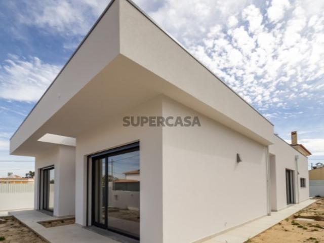 Moradia Moderna Térrea T3 com Piscina | Zona Tranquila, Excelente Qualidade, Fernão Ferro