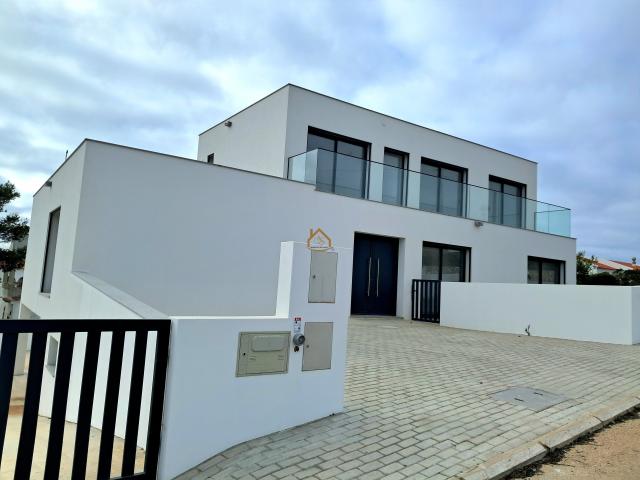 Moradia moderna V4 em Espartal para venda– uma mistura perfeita de conforto e localização