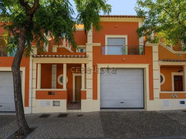 Moradia, Moncarapacho