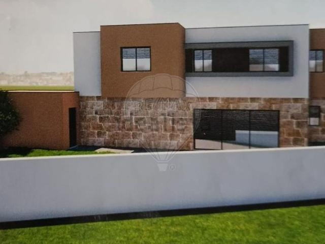 Moradia, Monte e Queimadela