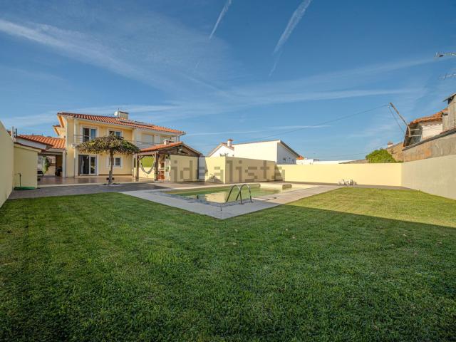 Moradia, Monte