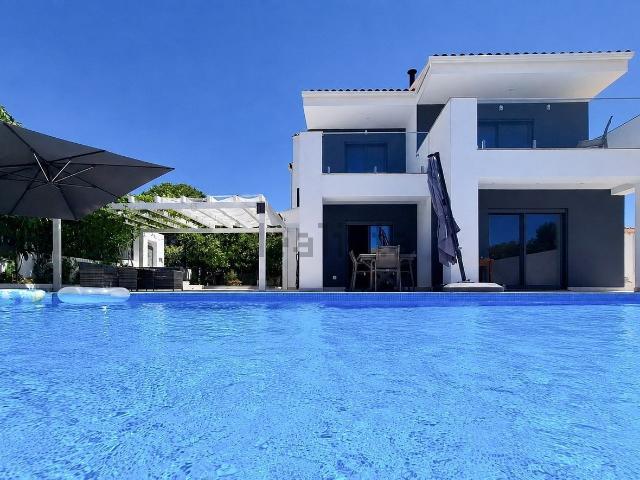 Moradia, Montechoro, Albufeira e Olhos de Água