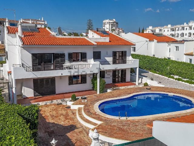 Moradia, Montechoro, Albufeira e Olhos de Água