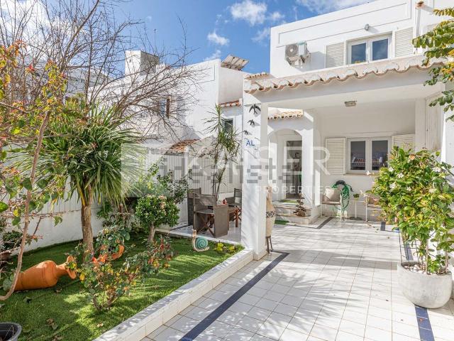 Moradia, Montechoro, Albufeira e Olhos de Água