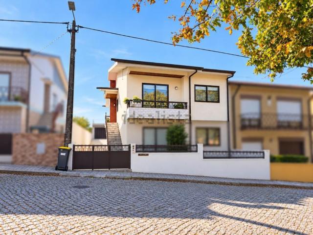 Moradia, Moreira
