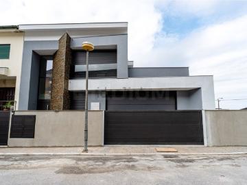 Moradia, Moreira