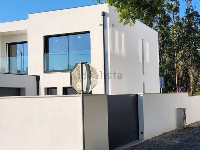 Moradia, Moreira