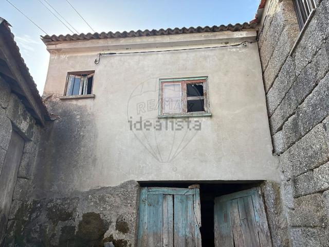 Moradia, Moreira do Rei e Várzea Cova