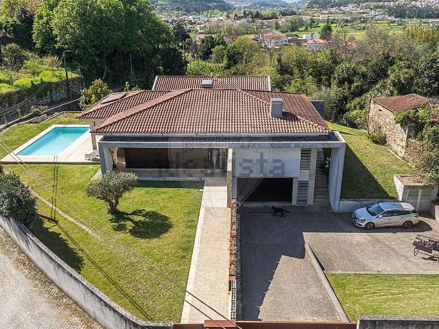 Moradia, Morreira e Trandeiras